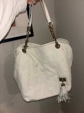 White Louis Vuitton shoulder tote bag